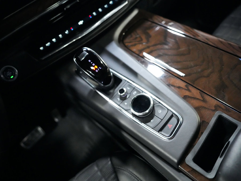 Used 2024 Cadillac Escalade Sport Platinum w/ LPO, Floor Liner Package AWD/4WD image 28