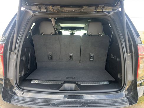 Used 2023 Chevrolet Tahoe High Country AWD/4WD image 12