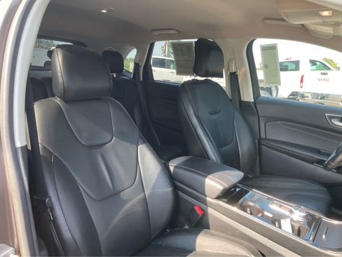 Used 2019 Ford Edge Titanium FWD image 26