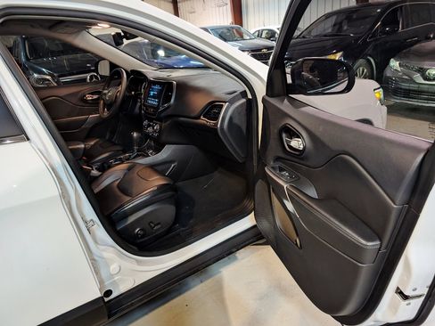 Used 2022 Jeep Cherokee Latitude Lux FWD image 26