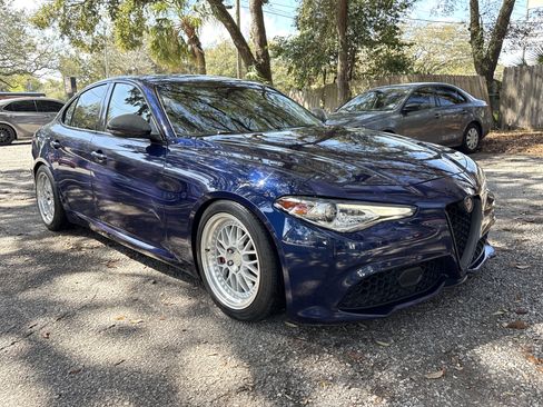 Used 2017 Alfa Romeo Giulia AWD w/ Sport Appearance Package image 7