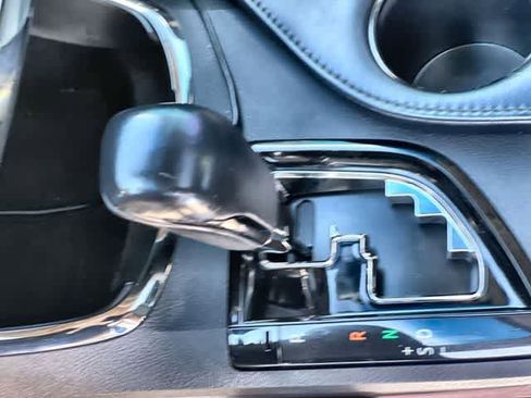 Used 2016 Toyota Avalon Limited image 16