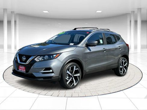 Used 2022 Nissan Rogue Sport SL FWD image 1