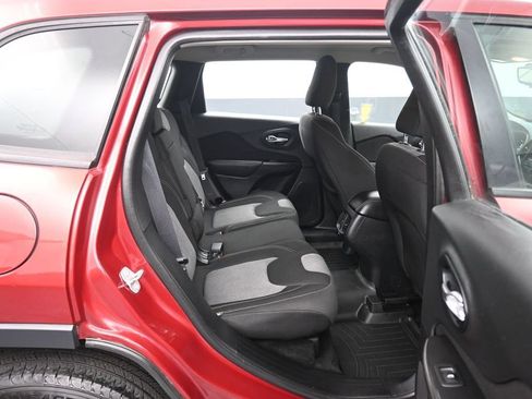 Used 2014 Jeep Cherokee Sport w/ Cold Weather Group AWD/4WD image 36