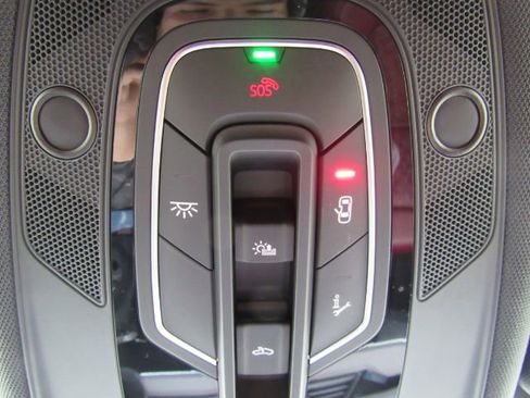 Used 2022 Audi e-tron S Prestige w/ Prestige Package image 60