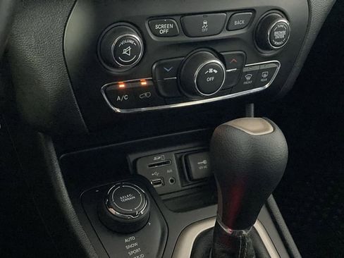 Used 2017 Jeep Cherokee Latitude w/ True North Edition AWD/4WD image 21