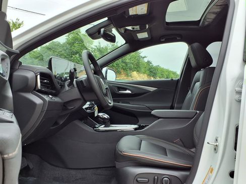 New 2026 Buick Envista Avenir FWD image 17