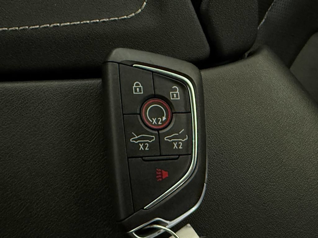 Used 2022 Chevrolet Corvette Stingray Preferred Cpe w/ Z51 Performance Package RWD image 19