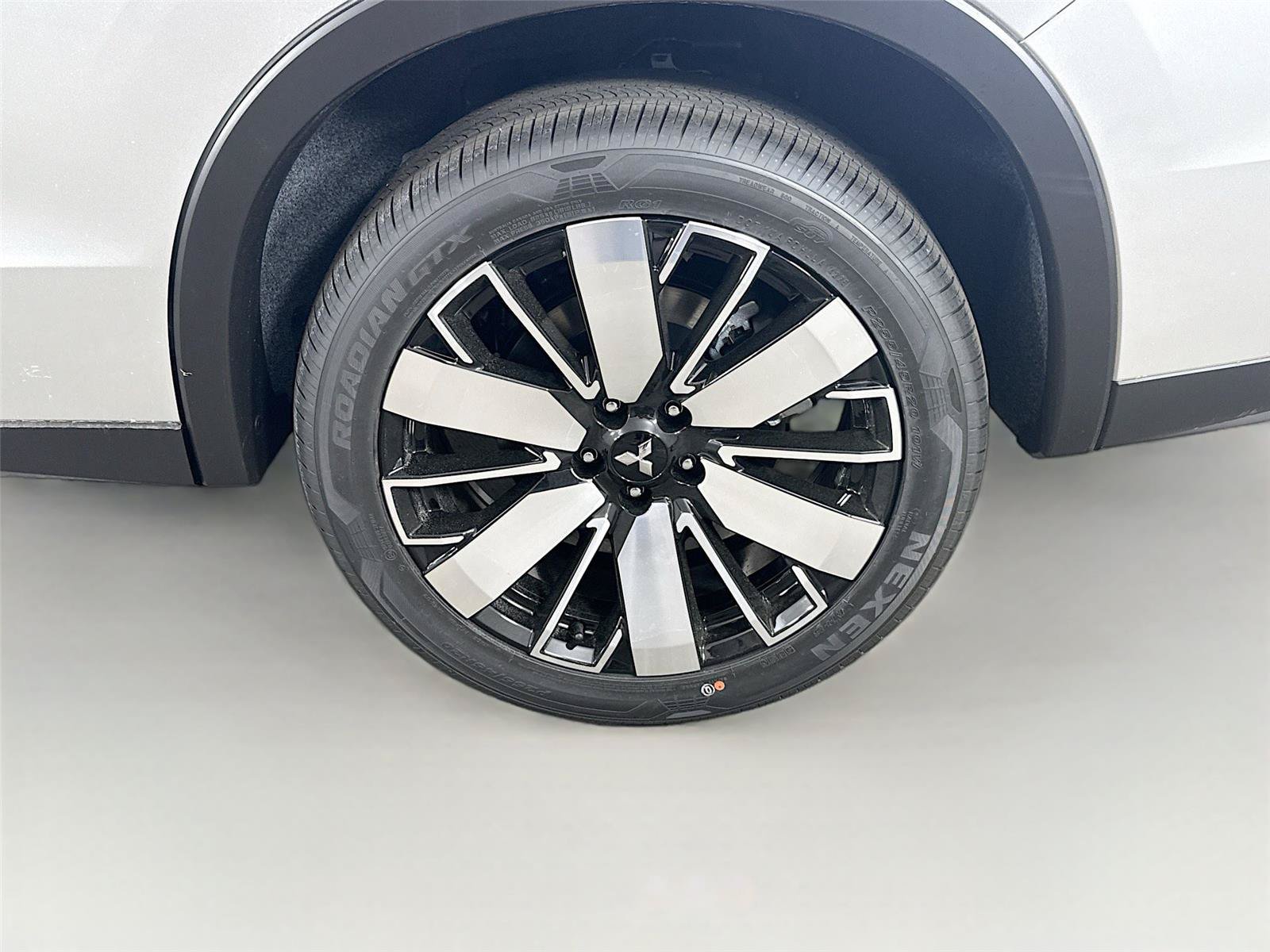 New 2026 Mitsubishi Outlander SE FWD image 27