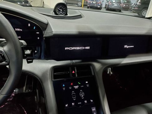 Used 2022 Porsche Taycan GTS image 34
