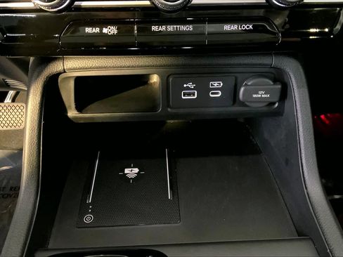 Used 2025 Honda Pilot Black Edition image 37