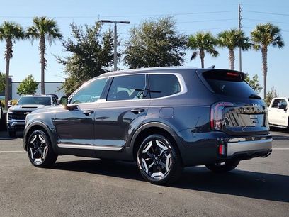 Used 2025 Kia Telluride EX w/ EX Captain's Chair Package