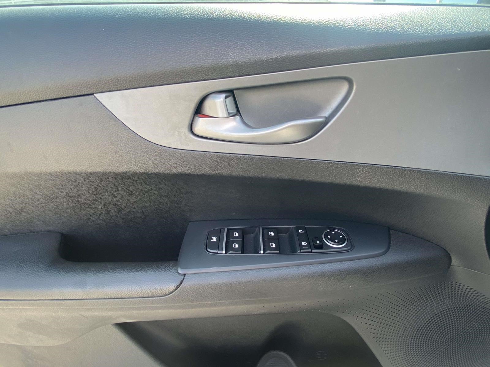 Used 2021 Kia Forte LXS FWD image 13