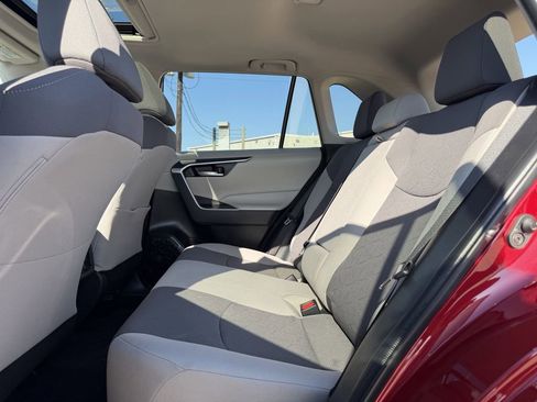 Used 2025 Toyota RAV4 XLE w/ Convenience Package FWD image 30