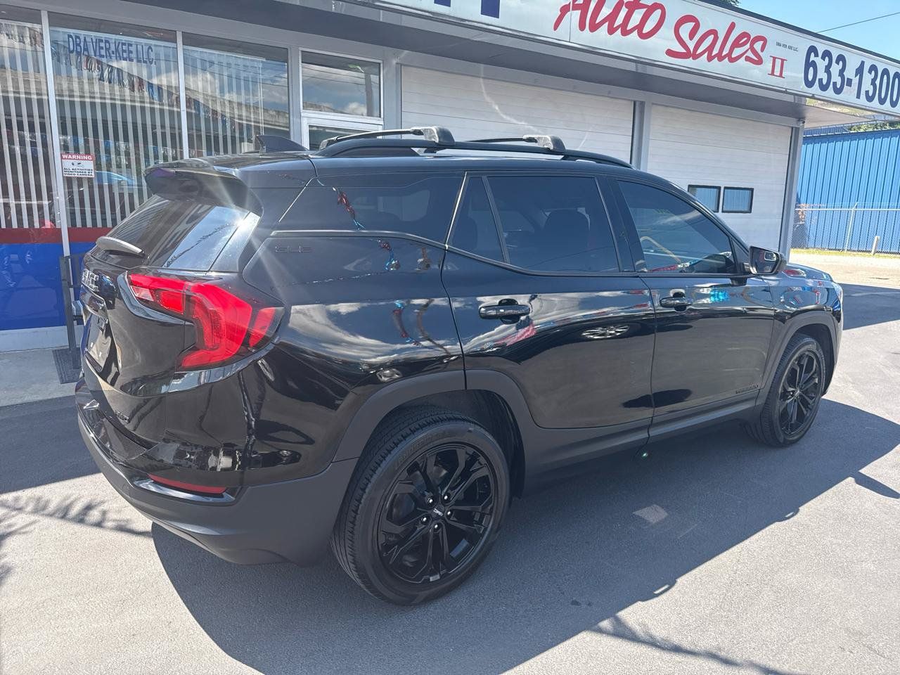 Used 2019 GMC Terrain SLE w/ Driver Convenience Package AWD/4WD image 3