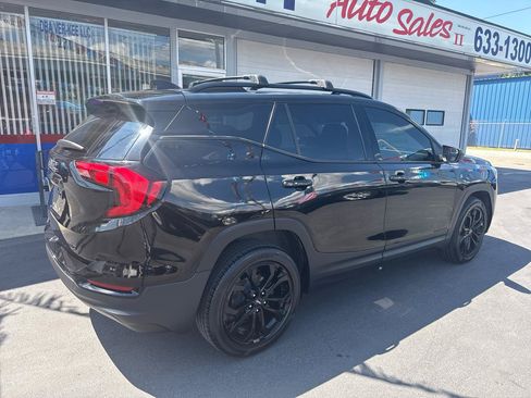 Used 2019 GMC Terrain SLE w/ Driver Convenience Package AWD/4WD image 3
