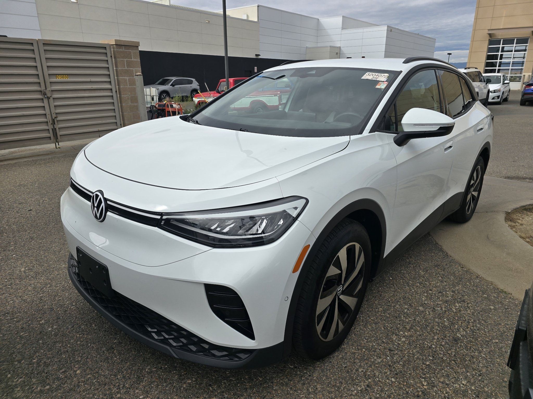 Used 2024 Volkswagen ID.4 2WD image 1