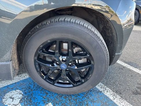 Used 2022 Ford Edge SEL image 12