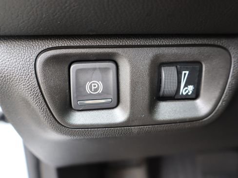 Certified 2023 GMC Acadia SLE w/ Driver Convenience Package image 18