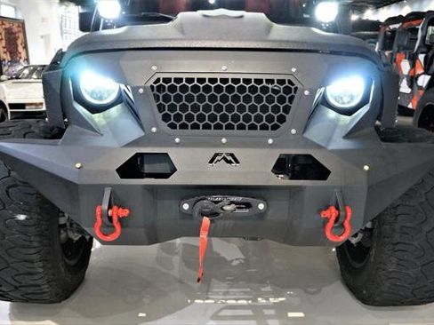 Used 2018 Jeep Wrangler Unlimited Sport S image 3