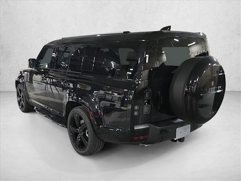 New 2026 Land Rover Defender 130 X-Dynamic SE image 7