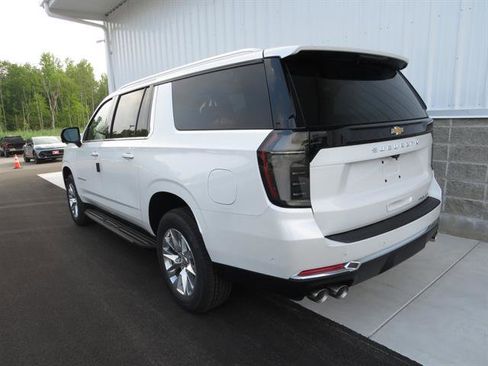 New 2025 Chevrolet Suburban Premier w/ Sun And Tow Package image 11