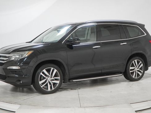 Used 2016 Honda Pilot Touring image 5