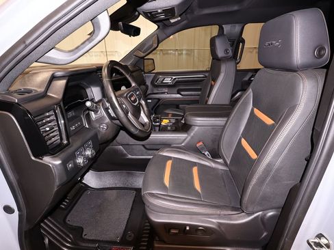 Used 2024 GMC Sierra 1500 AT4 w/ Technology Package AWD/4WD image 14