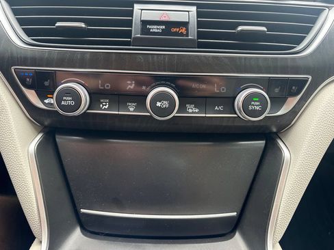 Used 2020 Honda Accord Touring image 23