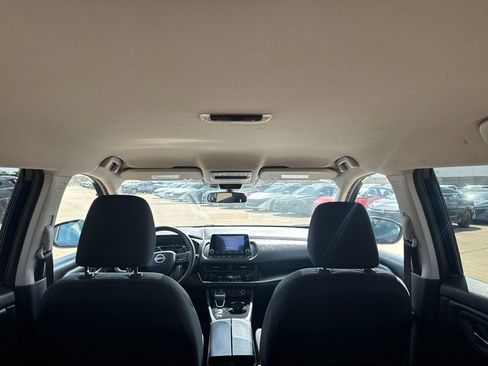 Certified 2025 Nissan Rogue SV FWD image 30