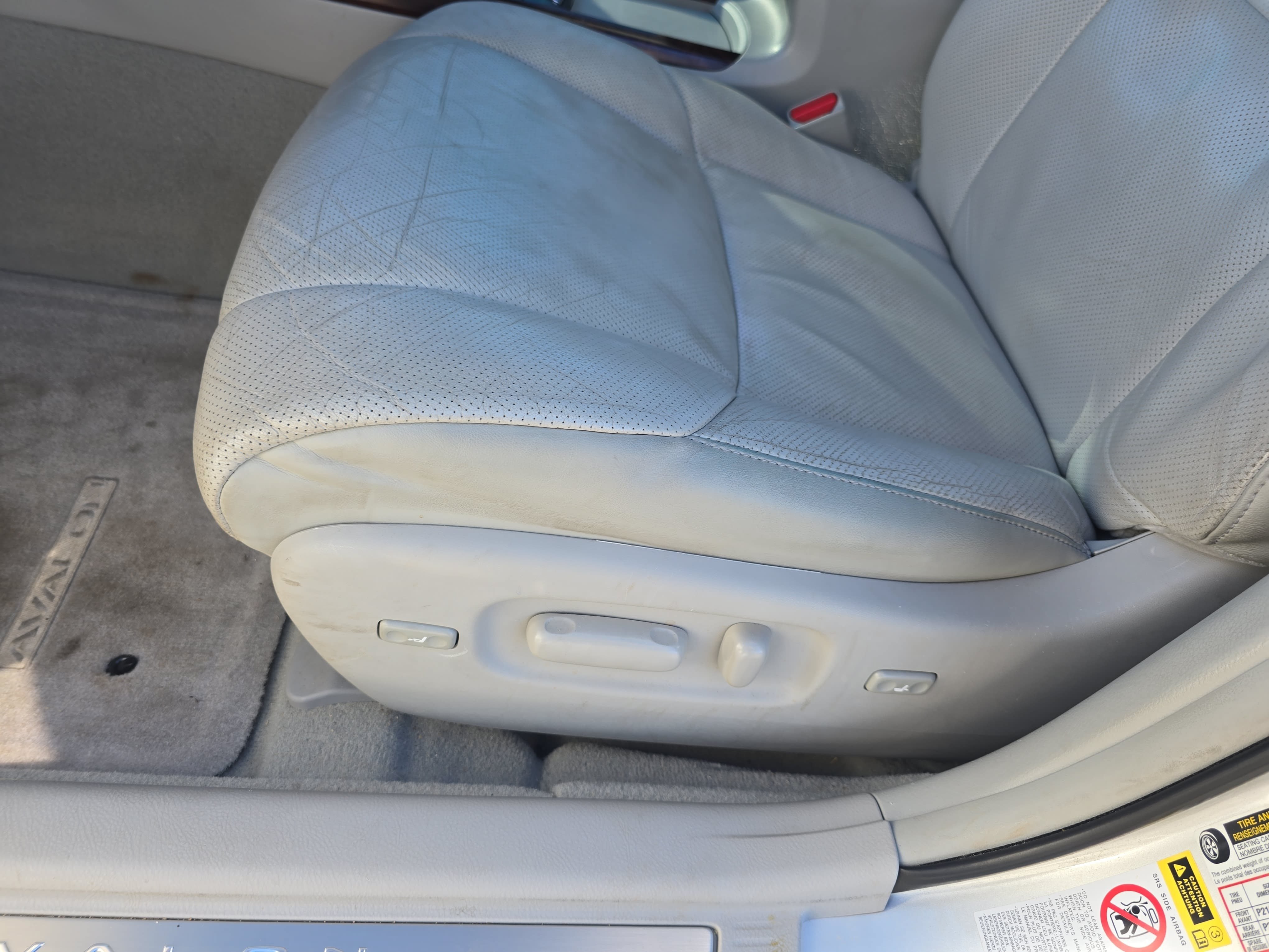 Used 2012 Toyota Avalon Limited FWD image 28