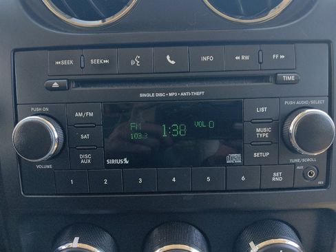 Used 2016 Jeep Patriot High Altitude FWD image 25