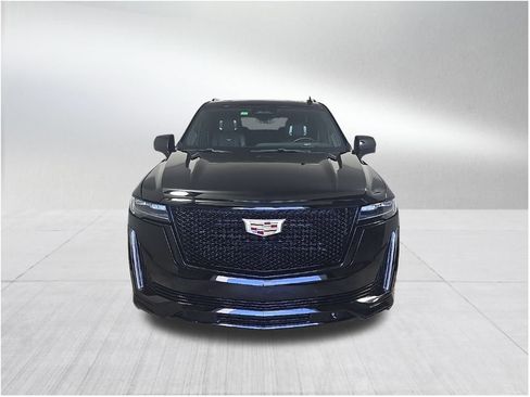 Certified 2023 Cadillac Escalade Sport Platinum w/ Heavy-Duty Trailer Package image 3