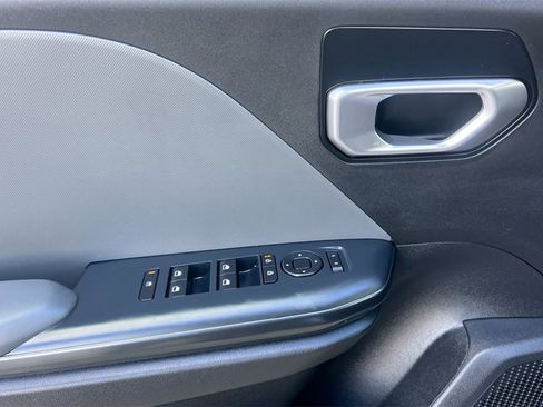 Used 2025 Kia K4 LXS image 13