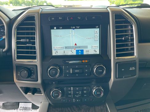 Used 2017 Ford F250 Lariat w/ Lariat Value Package AWD/4WD image 13