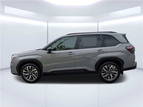 Used 2025 Subaru Forester Touring AWD/4WD image 8