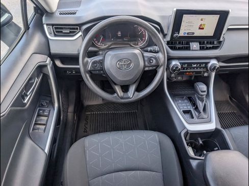 Used 2025 Toyota RAV4 XLE AWD/4WD image 8