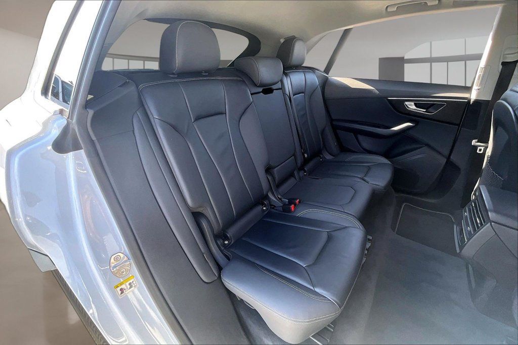 Used 2022 Audi Q8 Premium AWD/4WD image 23