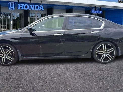 Used 2017 Honda Accord Sport image 5