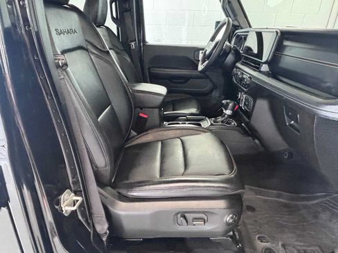 Used 2024 Jeep Wrangler Unlimited Sahara AWD/4WD image 14