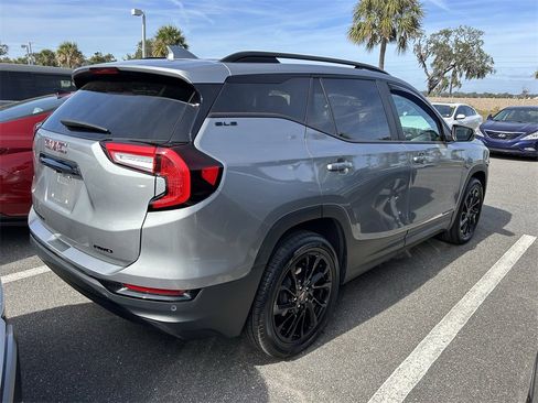 Used 2023 GMC Terrain SLE w/ Driver Convenience Package image 2