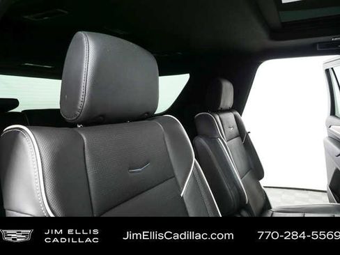 Used 2024 Cadillac Escalade Premium Luxury w/ Performance Package AWD/4WD image 22