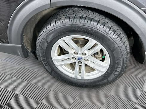 Certified 2023 Ford Explorer XLT w/ Equipment Group 202A AWD/4WD image 38