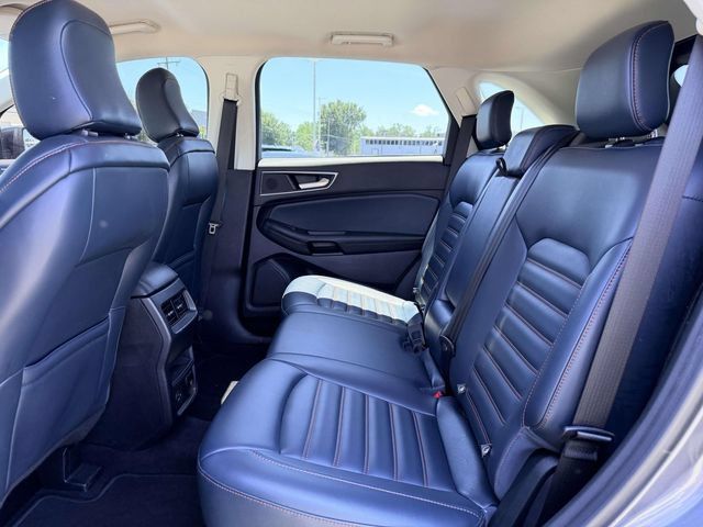 Used 2022 Ford Edge SEL w/ Sport Appearance Package AWD/4WD image 13