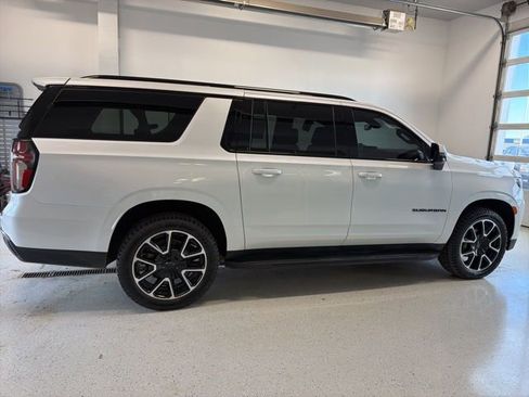 Used 2022 Chevrolet Suburban RST w/ Luxury Package AWD/4WD image 10