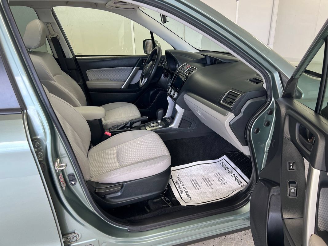 Used 2018 Subaru Forester 2.5i Premium w/ All-Weather Package AWD/4WD image 13