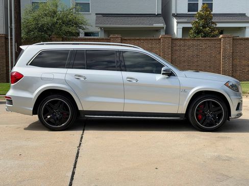Used 2016 Mercedes-Benz GL 63 AMG 4MATIC image 13