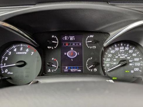 Used 2019 Toyota Sequoia Platinum image 27