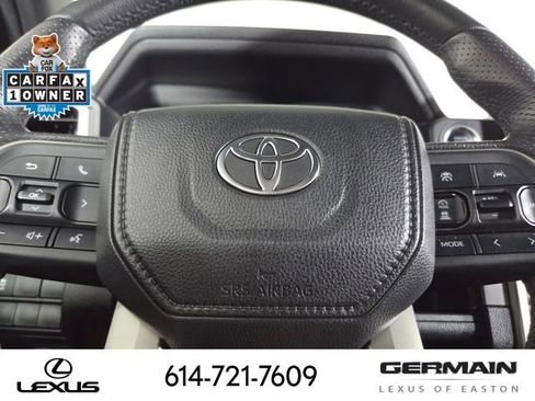 Used 2025 Toyota 4Runner SR5 AWD/4WD image 23