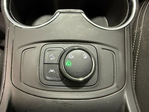 Used 2022 GMC Terrain SLE w/ Elevation Edition image 14